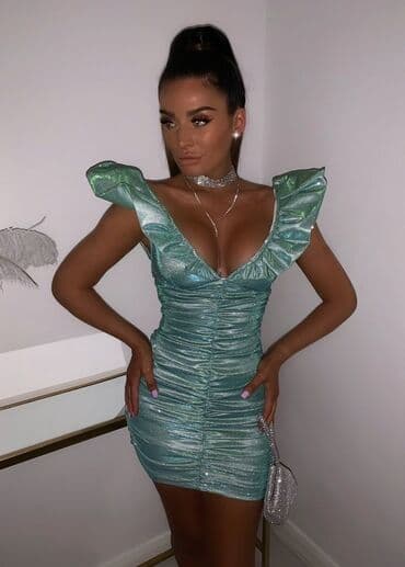 🔥Ženska svečana mini haljina sa sjajnim efektom
2500 din
Uni velicina na lalafo.rs 🔥Ženska svečana mini haljina sa sjajnim efektom
2500 din
Uni velicina