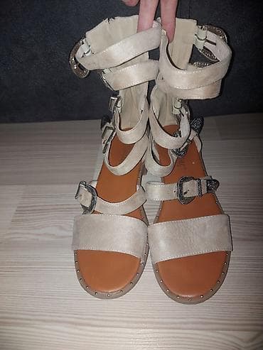 Rimljanke bež boje, broj 39, bez oštećenja, dužina unutrašnjeg gažišta na lalafo.rs — 2 Rimljanke bež boje, broj 39, bez oštećenja, dužina unutrašnjeg gažišta — 2