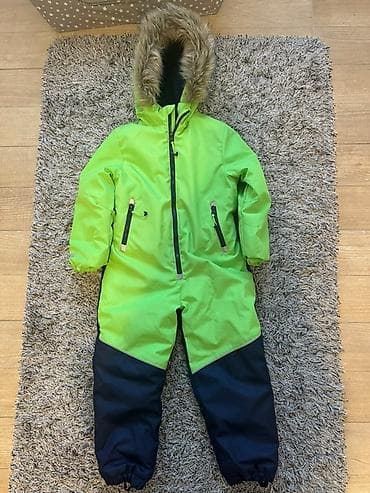 Deciji skafander kao nov, nosen 5 dana na zimovanju. Dečji zimski ski na lalafo.rs — 1 Deciji skafander kao nov, nosen 5 dana na zimovanju. Dečji zimski ski — 1