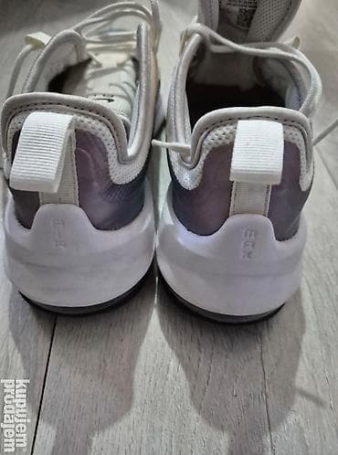 Nike original ocuvane bez ostecenja na lalafo.rs — 4 Nike original ocuvane bez ostecenja — 4