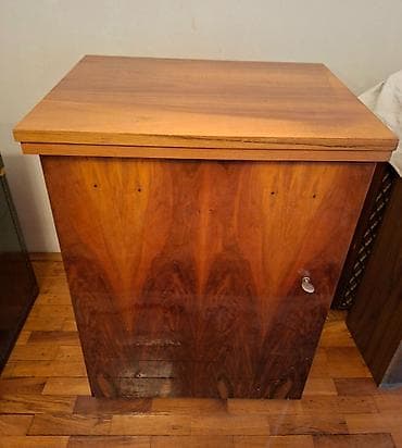 Irons: Šivaća mašina MERRITT SINGER. Mašina je potpuno nova, ne korišćena at lalafo.rs — 2 Irons: Šivaća mašina MERRITT SINGER. Mašina je potpuno nova, ne korišćena — 2