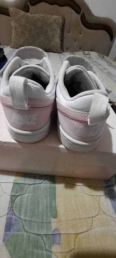 Nike dečje patike – model sa čičak trakom i pertlama - Boja: bela sa na lalafo.rs — 3 Nike dečje patike – model sa čičak trakom i pertlama - Boja: bela sa — 3