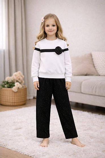 Kids' costumes: Dečiji komplet trenerke za devojčice – dvoslojni set - Gornji deo at lalafo.rs — 3 Kids' costumes: Dečiji komplet trenerke za devojčice – dvoslojni set - Gornji deo — 3