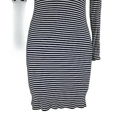 Haljina tommy hilfiger, vel. S, original marka: tommy hilfiger na lalafo.rs — 4 Haljina tommy hilfiger, vel. S, original marka: tommy hilfiger — 4