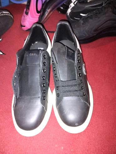 Komplet obuće – 3 para 1) Bele sportske patike - Mrežasti paneli za at lalafo.rs — 6 Komplet obuće – 3 para 1) Bele sportske patike - Mrežasti paneli za — 6