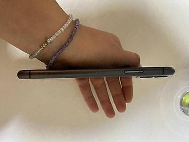 Prodajem iPhone 11 64GB. Telefon je potpunosti ispravan, sim free. Od na lalafo.rs — 4 Prodajem iPhone 11 64GB. Telefon je potpunosti ispravan, sim free. Od — 4