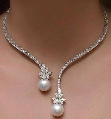 Elegantna ogrlica sa biserima i kristalima - Dizajn: otvorena ogrlica na lalafo.rs — 1 Elegantna ogrlica sa biserima i kristalima - Dizajn: otvorena ogrlica — 1