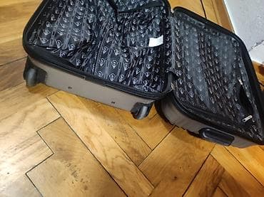 Kofer DUNLOP putni na točkiće tvrdi dobar oko 55/35/20 . Sve na lalafo.rs — 10 Kofer DUNLOP putni na točkiće tvrdi dobar oko 55/35/20 . Sve — 10