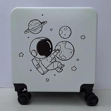 drvena decija kuhinja: Dečji kofer na točkiće – motiv astronauta - Kompaktni kabinski kofer at lalafo.rs — 1 drvena decija kuhinja: Dečji kofer na točkiće – motiv astronauta - Kompaktni kabinski kofer — 1