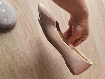 Women's Footwear: Nove . samo probane. pise 36. ali nisu. veci kalup i odgovaraju br at lalafo.rs — 2 Women's Footwear: Nove . samo probane. pise 36. ali nisu. veci kalup i odgovaraju br — 2