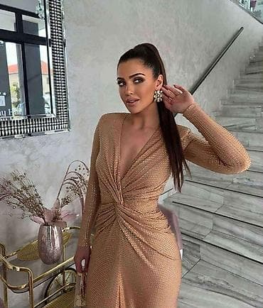 Elegantna večernja haljina u zlatno-nude tonu sa diskretnim sjajem. - na lalafo.rs — 2 Elegantna večernja haljina u zlatno-nude tonu sa diskretnim sjajem. - — 2