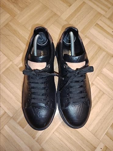 Louis Vuitton patike – crne, kožne, niskog profila UG 25cm - Model na lalafo.rs — 1 Louis Vuitton patike – crne, kožne, niskog profila UG 25cm - Model — 1