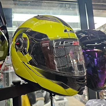 Transport: Zaštitne moto kacige visokih performansi, dizajnirane za maksimalnu at lalafo.rs — 4 Transport: Zaštitne moto kacige visokih performansi, dizajnirane za maksimalnu — 4