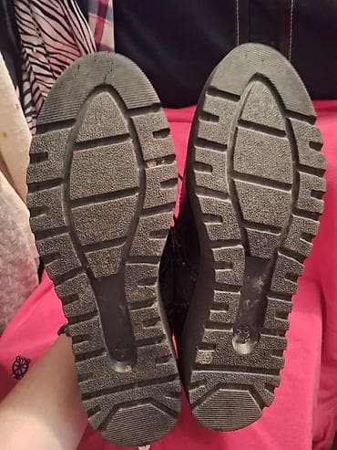 Ženske brogue cipele na pertlanje, crne boje, sa kombinacijom glatke na lalafo.rs — 1 Ženske brogue cipele na pertlanje, crne boje, sa kombinacijom glatke — 1