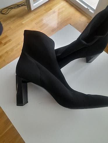 Crne Zara ženske čizme-cipele sa elastičnom “sock” sarom i stabilnom na lalafo.rs Crne Zara ženske čizme-cipele sa elastičnom “sock” sarom i stabilnom