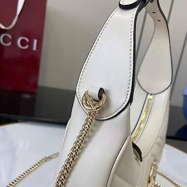 Torbica – krem bela hobo/saddle forma sa zlatnim detaljima - na lalafo.rs — 2 Torbica – krem bela hobo/saddle forma sa zlatnim detaljima - — 2