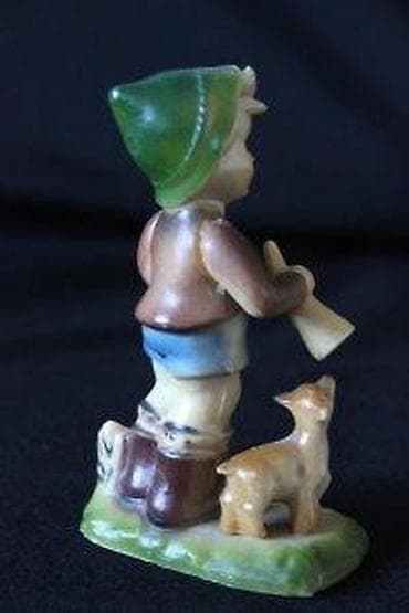 STARA PLASTIČNA FIGURA DEČAKA, 1950 | Stara figura, izrađena na lalafo.rs STARA PLASTIČNA FIGURA DEČAKA, 1950 | Stara figura, izrađena