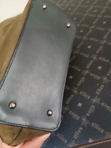 Maslinasto zelena sa alkama za nosenje sa tri pregrade. nova na lalafo.rs — 3 Maslinasto zelena sa alkama za nosenje sa tri pregrade. nova — 3