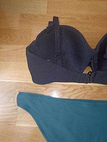 Kupaci kao nov,velicina XL.
Korpe su 85D na lalafo.rs — 3 Kupaci kao nov,velicina XL.
Korpe su 85D — 3