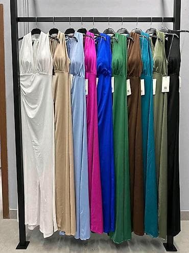 Elegantna duga haljina sa halter izrezom i dubokim prorezom na nozi na lalafo.rs — 2 Elegantna duga haljina sa halter izrezom i dubokim prorezom na nozi — 2