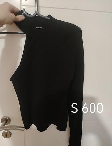 Džemper, bluza na jedno rame. Odgovara za XS/S na lalafo.rs Džemper, bluza na jedno rame. Odgovara za XS/S