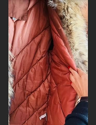 . Jakna S nova nošena par puta sa pravim krznom polarne lisice može se na lalafo.rs — 2 . Jakna S nova nošena par puta sa pravim krznom polarne lisice može se — 2