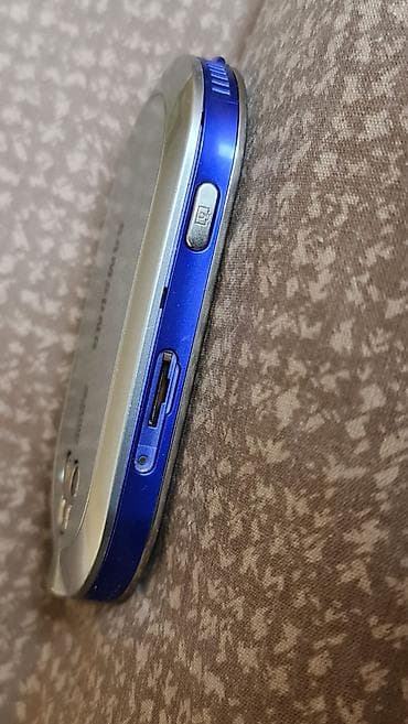 Samsung M7600 Beat DJ – muzički telefon sa ugrađenim DJ funkcijama na lalafo.rs — 3 Samsung M7600 Beat DJ – muzički telefon sa ugrađenim DJ funkcijama — 3