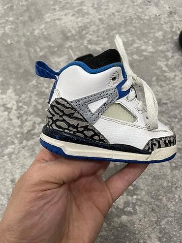 Jordan spizike original decje patikice nosene par puta kao nove bez na lalafo.rs — 3 Jordan spizike original decje patikice nosene par puta kao nove bez — 3