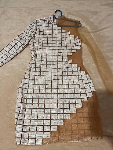 kom sa etiketom: Neverovatna potpuno nova sexy haljina sa etiketom. Narucena preko neta at lalafo.rs — 3 kom sa etiketom: Neverovatna potpuno nova sexy haljina sa etiketom. Narucena preko neta — 3