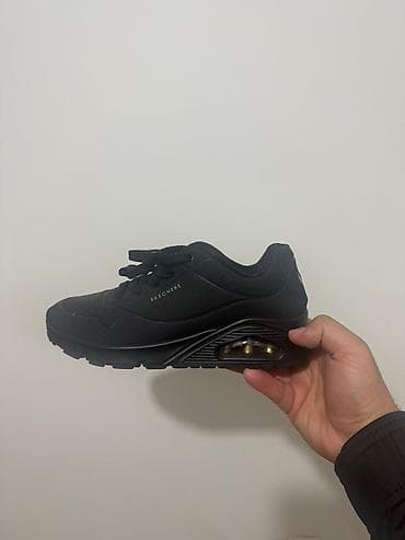 New Balance nove, nisu nijednom nosene 12000din Skecers nosene par at lalafo.rs — 2 New Balance nove, nisu nijednom nosene 12000din Skecers nosene par — 2