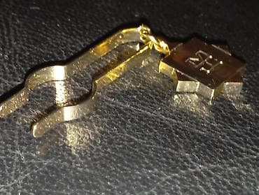 Originalni Montale metalni osigurač (kopča) za parfem. Metalni na lalafo.rs Originalni Montale metalni osigurač (kopča) za parfem. Metalni