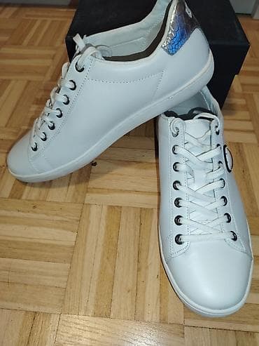 Karl Lagerfeld K/Ikonik patike – bele kožne niske tene UG 27cm - na lalafo.rs — 3 Karl Lagerfeld K/Ikonik patike – bele kožne niske tene UG 27cm - — 3