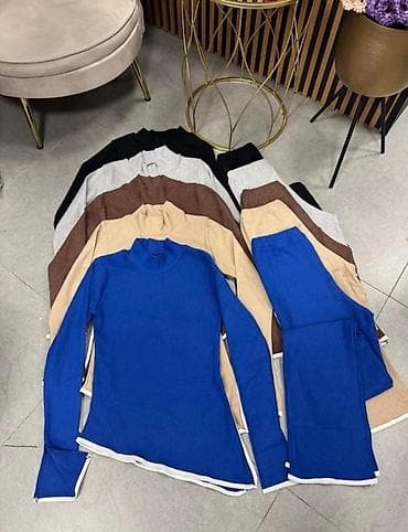 Komplet bluza u pero sa slicem i panatalone sa belim na lalafo.rs Komplet bluza u pero sa slicem i panatalone sa belim