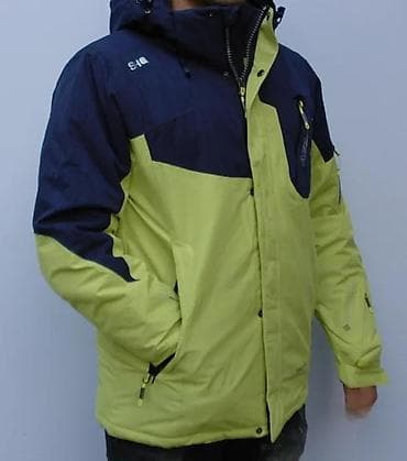 Outerwear: Predstavljamo mušku jaknu u kombinaciji tamnoplave i svetlozelene at lalafo.rs — 2 Outerwear: Predstavljamo mušku jaknu u kombinaciji tamnoplave i svetlozelene — 2