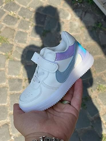 Nike air force patike koje svetle svetleće patike Novo Brojevi 25 do na lalafo.rs Nike air force patike koje svetle svetleće patike Novo Brojevi 25 do