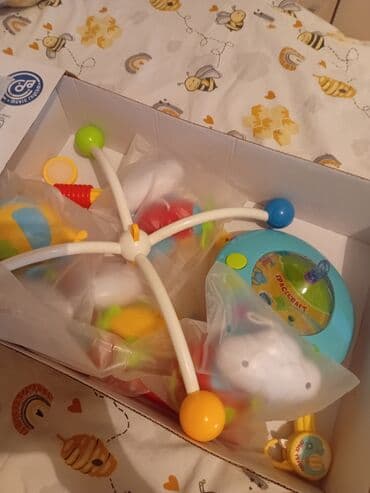 Muzička vrteška za krevetac nocni proektor daljinski upravljac - na lalafo.rs Muzička vrteška za krevetac nocni proektor daljinski upravljac -