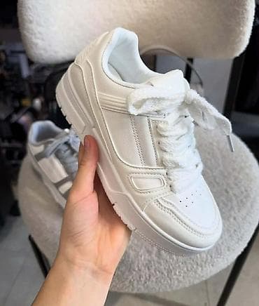 Brojevi
36-41
3400 din 💥
OR💥 na lalafo.rs Brojevi
36-41
3400 din 💥
OR💥