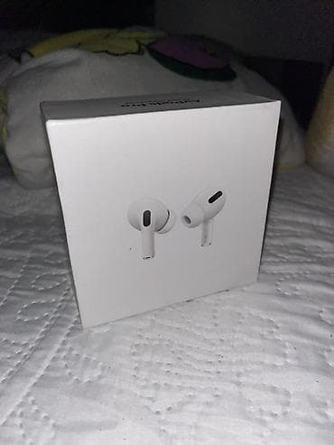 Apple AirPods Pro (MWP22AM/A) sa bežnim kućištem za punjenje - Model na lalafo.rs Apple AirPods Pro (MWP22AM/A) sa bežnim kućištem za punjenje - Model