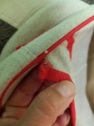 Odlican ranac.Ovo su sitna ostecenja koje mogu da se srede kod na lalafo.rs — 2 Odlican ranac.Ovo su sitna ostecenja koje mogu da se srede kod — 2