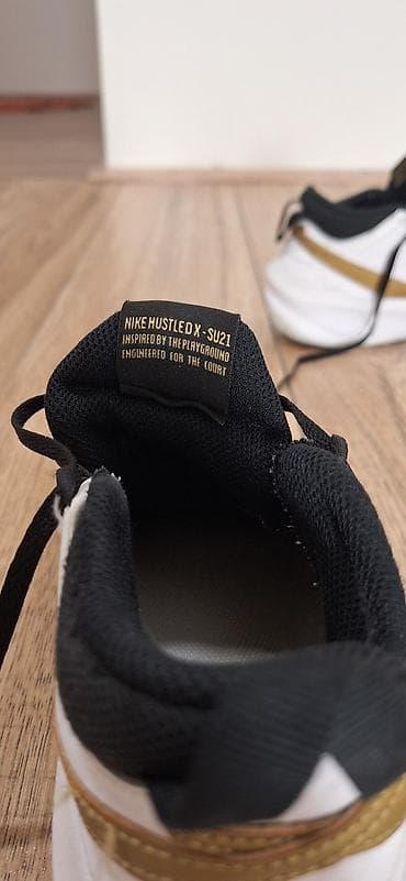 Nike Hustle D patike za košarku, u crno-belo-zlatnoj kombinaciji boja na lalafo.rs — 4 Nike Hustle D patike za košarku, u crno-belo-zlatnoj kombinaciji boja — 4