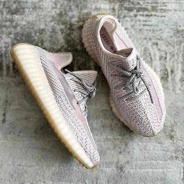 Men's Footwear: Adidas Yeezy
brojevi 36 do 44
cena 4000 dinara at lalafo.rs — 10 Men's Footwear: Adidas Yeezy
brojevi 36 do 44
cena 4000 dinara — 10