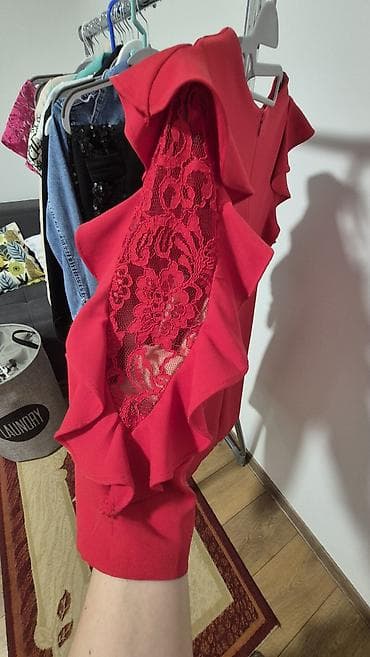 Crvena elegantna haljina Fervente, veličina 38. - Kroј: ravna silueta na lalafo.rs Crvena elegantna haljina Fervente, veličina 38. - Kroј: ravna silueta