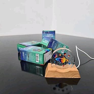 Dekorativne LED noćne lampe – akrilni disk sa drvenim postoljem - na lalafo.rs — 1 Dekorativne LED noćne lampe – akrilni disk sa drvenim postoljem - — 1