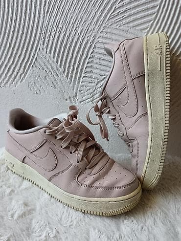 Nike Air Force 38
ug 24cm,odličnebez ostecenja na lalafo.rs — 1 Nike Air Force 38
ug 24cm,odličnebez ostecenja — 1