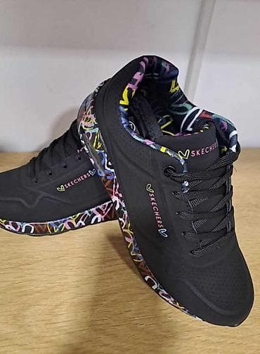 Preudobne,lagane skechers patike
40
cena 3000din. Hc na lalafo.rs — 2 Preudobne,lagane skechers patike
40
cena 3000din. Hc — 2