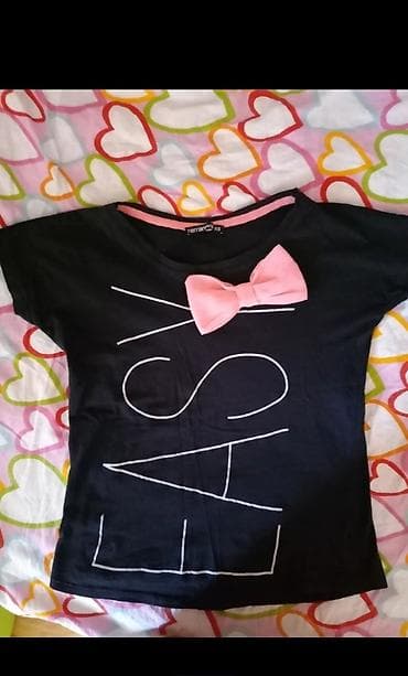 Women's T-shirts and tops: Dve majice vel XS. Cena je za obe at lalafo.rs — 2 Women's T-shirts and tops: Dve majice vel XS. Cena je za obe — 2