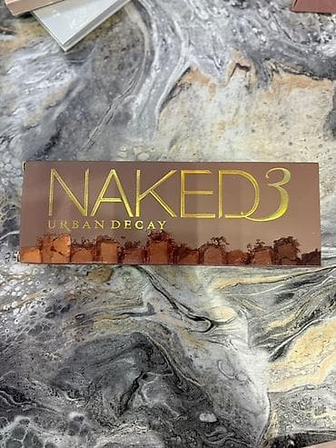 Urban Decay Naked3 paleta senki za oči - Kultna Naked3 paleta sa 12 na lalafo.rs — 1 Urban Decay Naked3 paleta senki za oči - Kultna Naked3 paleta sa 12 — 1