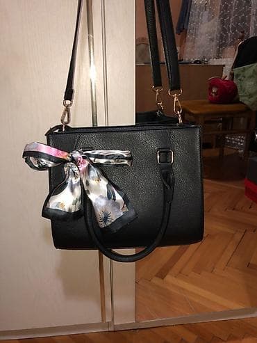 Ženska torba + novčanik Prodajem žensku torbu i novčanik Novčanik je u na lalafo.rs — 1 Ženska torba + novčanik Prodajem žensku torbu i novčanik Novčanik je u — 1