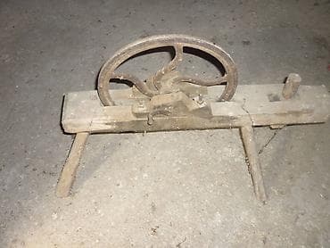 Hand Tools: Drvena rucno pravljena mašina – starinski model Etno . Predmet at lalafo.rs — 2 Hand Tools: Drvena rucno pravljena mašina – starinski model Etno . Predmet — 2