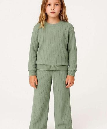 Dečiji komplet – rebrasti duks i pantalone - Dvod elni komplet za na lalafo.rs Dečiji komplet – rebrasti duks i pantalone - Dvod elni komplet za